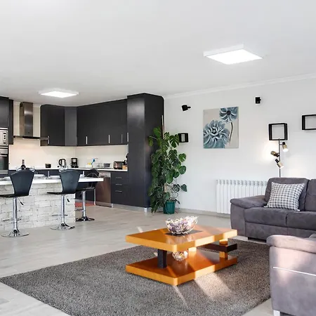 Colina Villa Salir de Matos